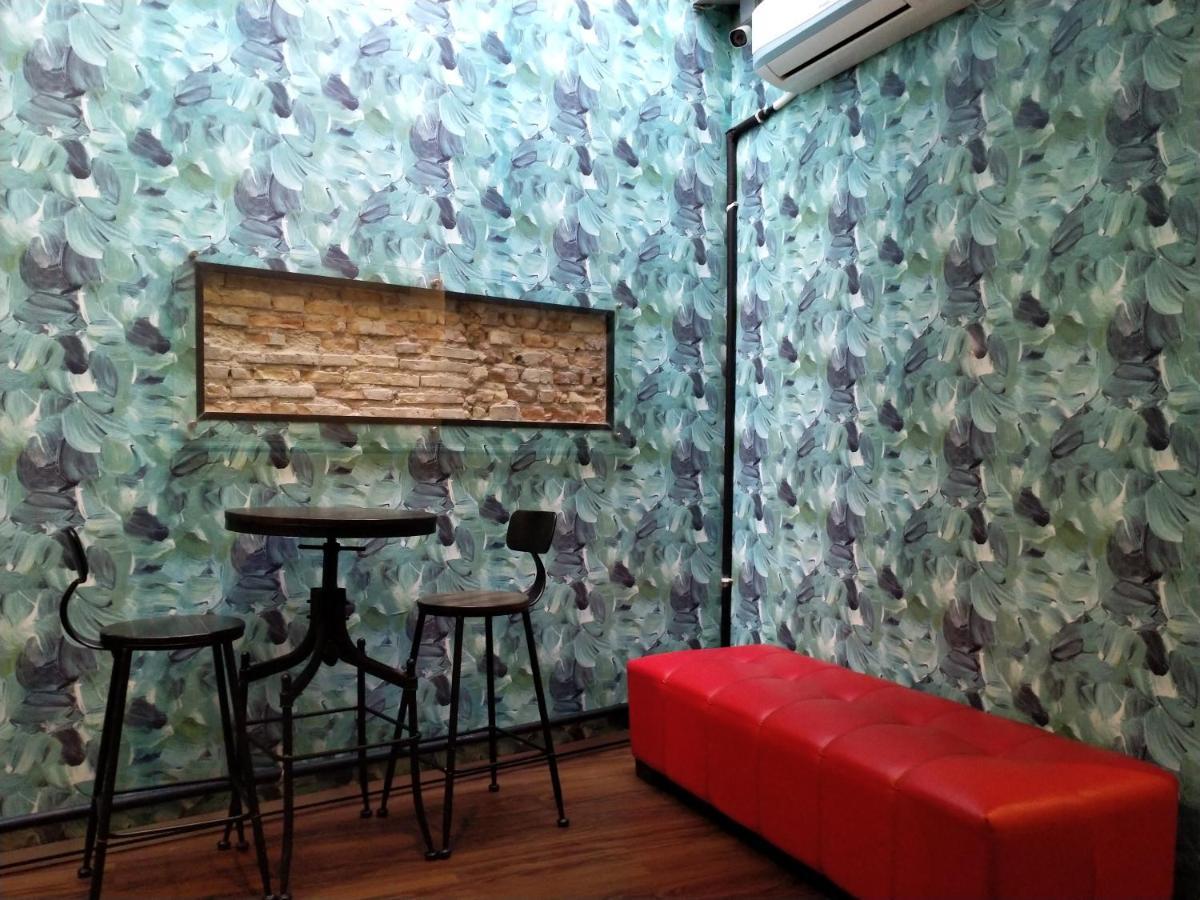 Joka-Joka Guesthouse ملقا المظهر الخارجي الصورة