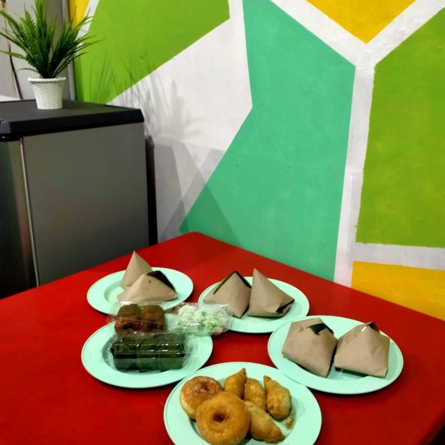 Joka-Joka Guesthouse ملقا المظهر الخارجي الصورة
