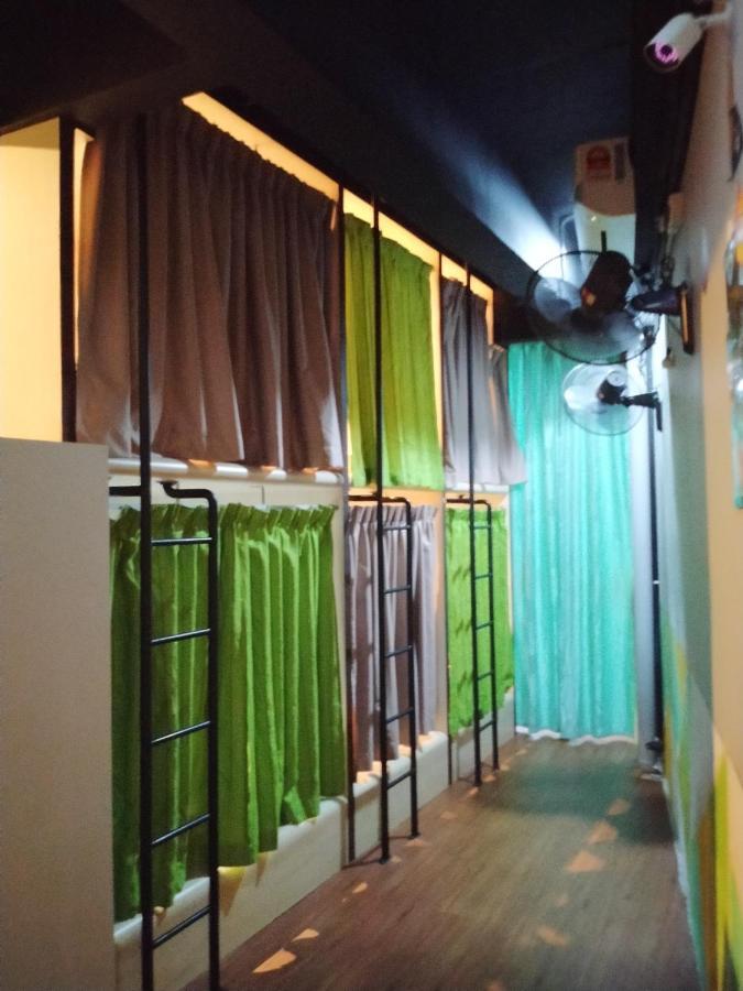 Joka-Joka Guesthouse ملقا المظهر الخارجي الصورة
