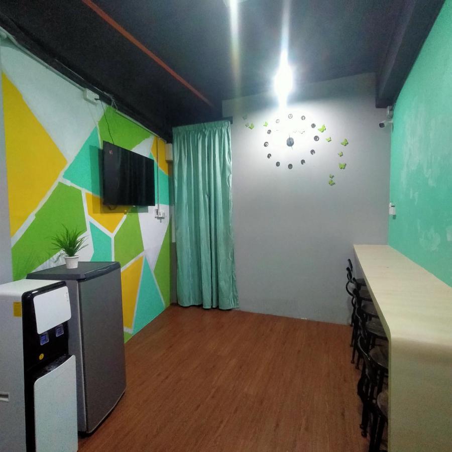 Joka-Joka Guesthouse ملقا المظهر الخارجي الصورة