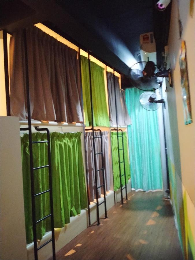 Joka-Joka Guesthouse ملقا المظهر الخارجي الصورة