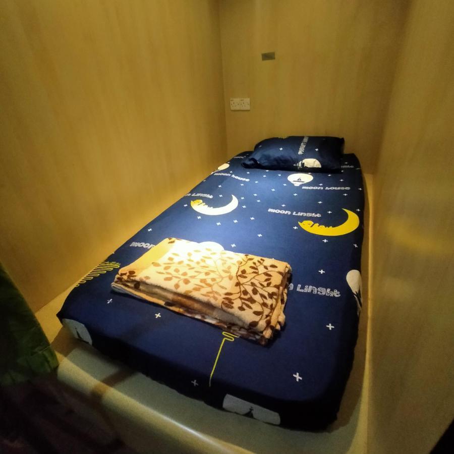 Joka-Joka Guesthouse ملقا المظهر الخارجي الصورة