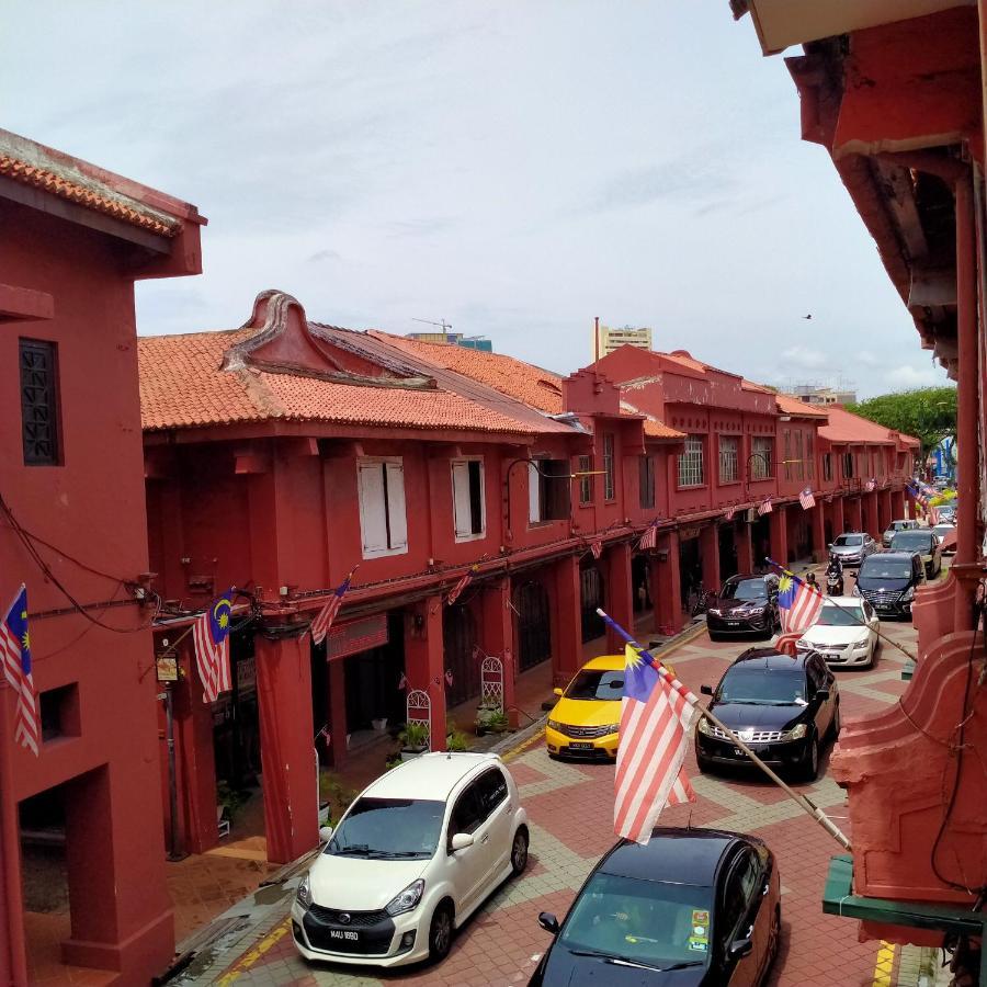 Joka-Joka Guesthouse ملقا المظهر الخارجي الصورة